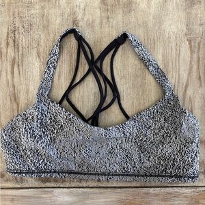 Lululemon sports bra size 8